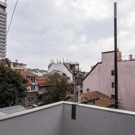 Apartment Location In Center And Paid Parking *