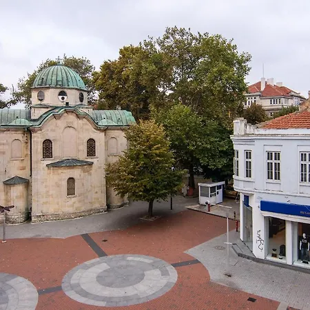 Location In Center And Paid Parking Apartment Varna