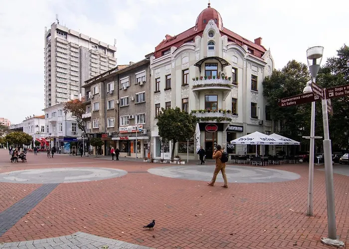 Location In Center And Paid Parking