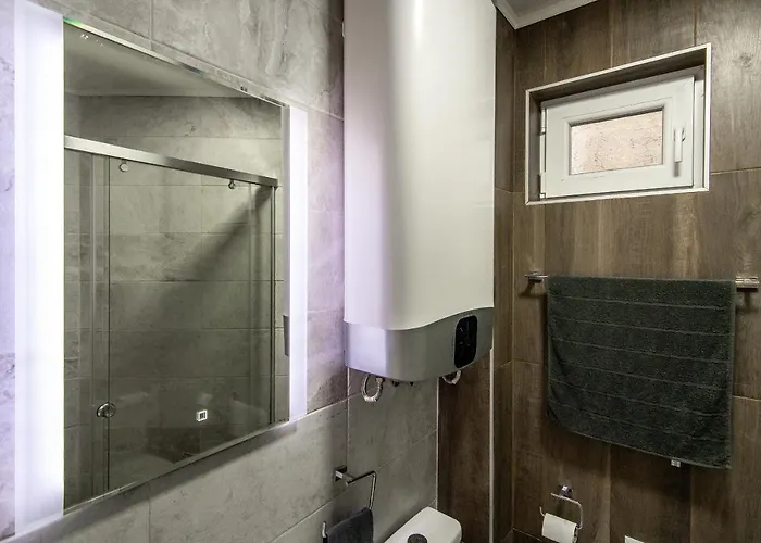 Location In Center And Paid Parking شقة